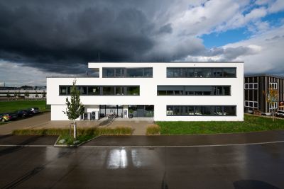 Bürogebäude mit Lagerhalle in Metzingen