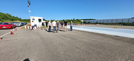 Hier steht eine kurze Beschreibung des Bildes.