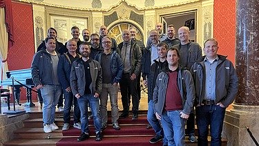 Gruppenfoto von Teilnehmern im Schloß Hohenzollern