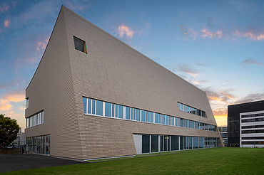 Frontansicht des Gebäudes