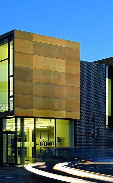 Ansicht von der Straße auf das Projekt