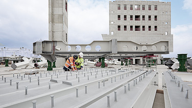 Here is a short description of the picture.