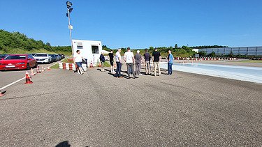 Hier steht eine kurze Beschreibung des Bildes.