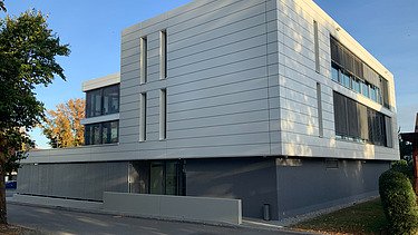 Foto der Gebäuderückseite