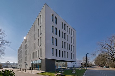 Ansicht von der Straße auf das Gebäude