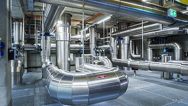 Bild Heizwerk Rohre Innenansicht