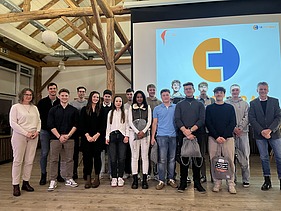 Gruppenfoto junge Auszubildende