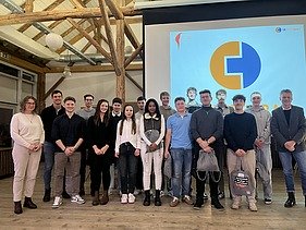 Gruppenfoto junge Auszubildende