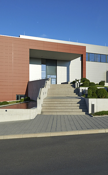 Außenansicht auf das Gebäude