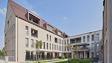 Foto Innenhof mit Garten