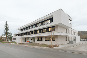 Bild von einer Rettungswache im Herbst