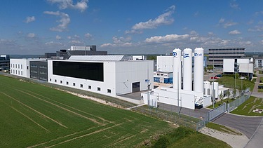 Drohnenaufnahme Gebäudeseite