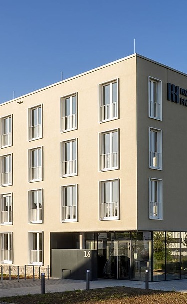 Frontansicht auf das Gebäude