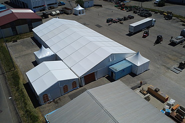 aufgebautes Festzelt