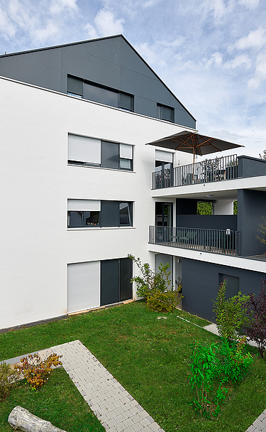 Bei dem Alternativtext wird beschrieben, was auf dem Bild zu sehen ist.