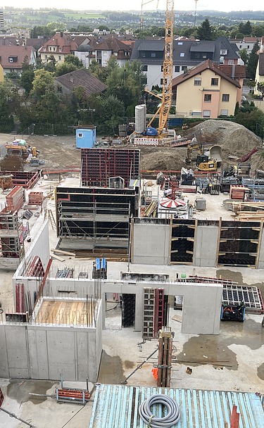 Foto von oben auf die Baustelle