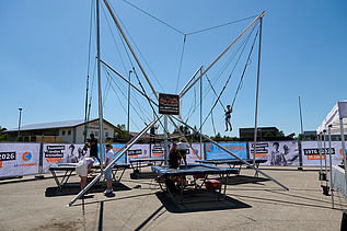 Bungee-Trampolin Familientag