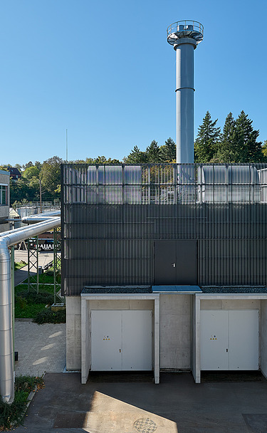 Bild Frontansicht außen BHKW