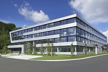 Foto von einem Gebäude mit aufwändiger Fassade