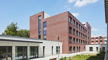 Foto von der Seite aufgenommen mit Verbindungsgang